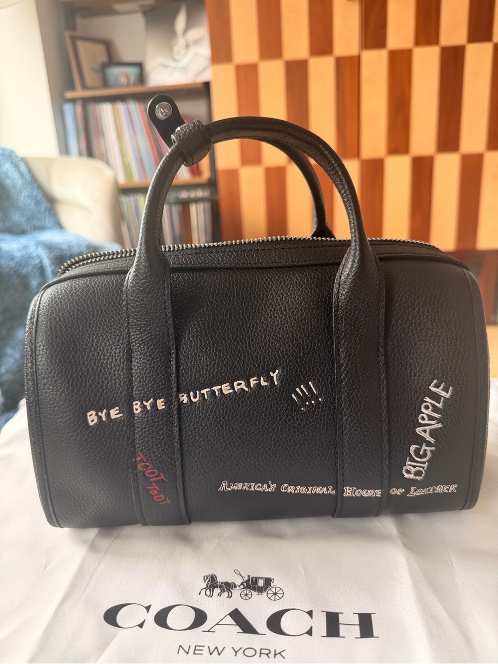 Coach Gotham 24 Black Pebbled Leather w/ Sketch Print - Picture 3 of 7